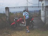  Valezin virando a moto dele pra irmos embora.