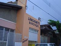  O curioso e que o cachorro estava em frente a esta lanchonete eheheh