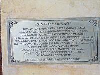  Placa de homenagem. Se não estou enganado, e de uma pessoa que eu conheçi, o Renato 13-13...
